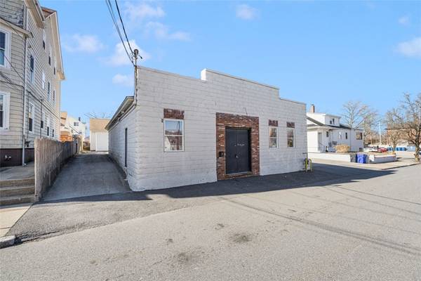 11 Tenth ST, East Providence, RI 02906