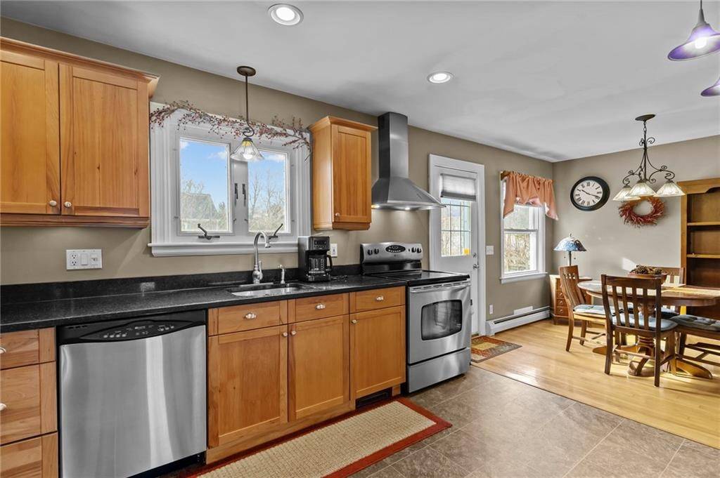 Bristol, RI 02809,22 Elmwood DR