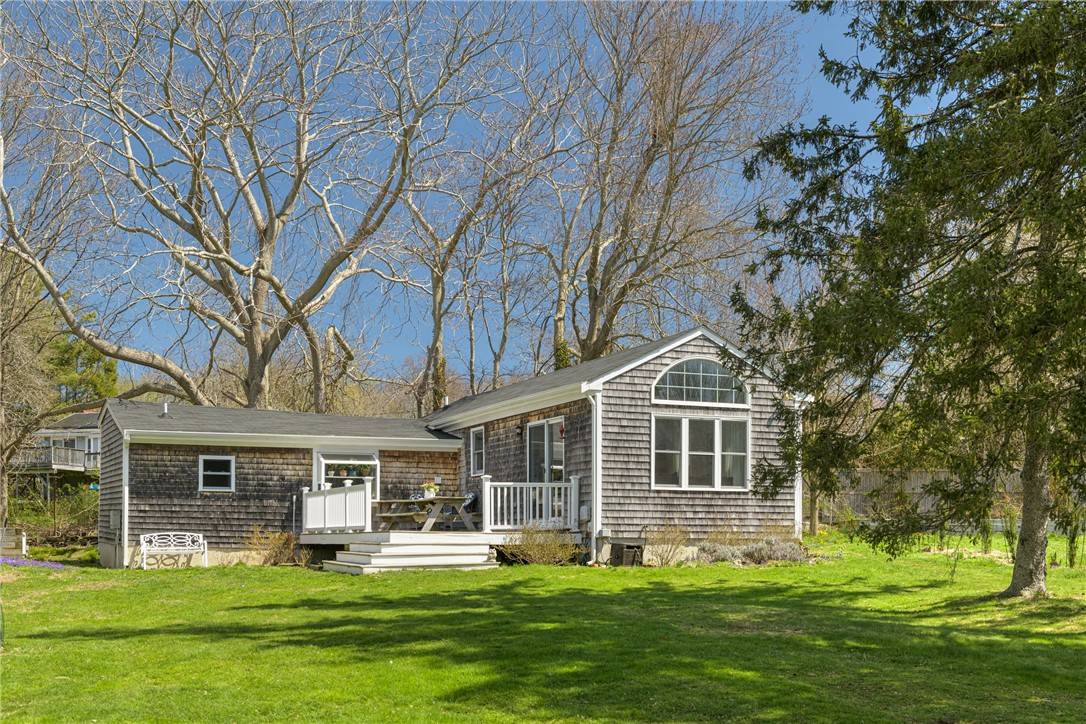 161 Freeborn ST, Portsmouth, RI 02871