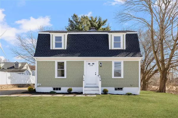 288 Sprague ST, Portsmouth, RI 02871