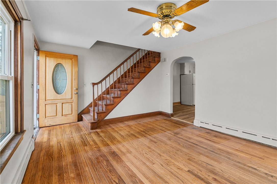 Tiverton, RI 02878,56 Wood AVE