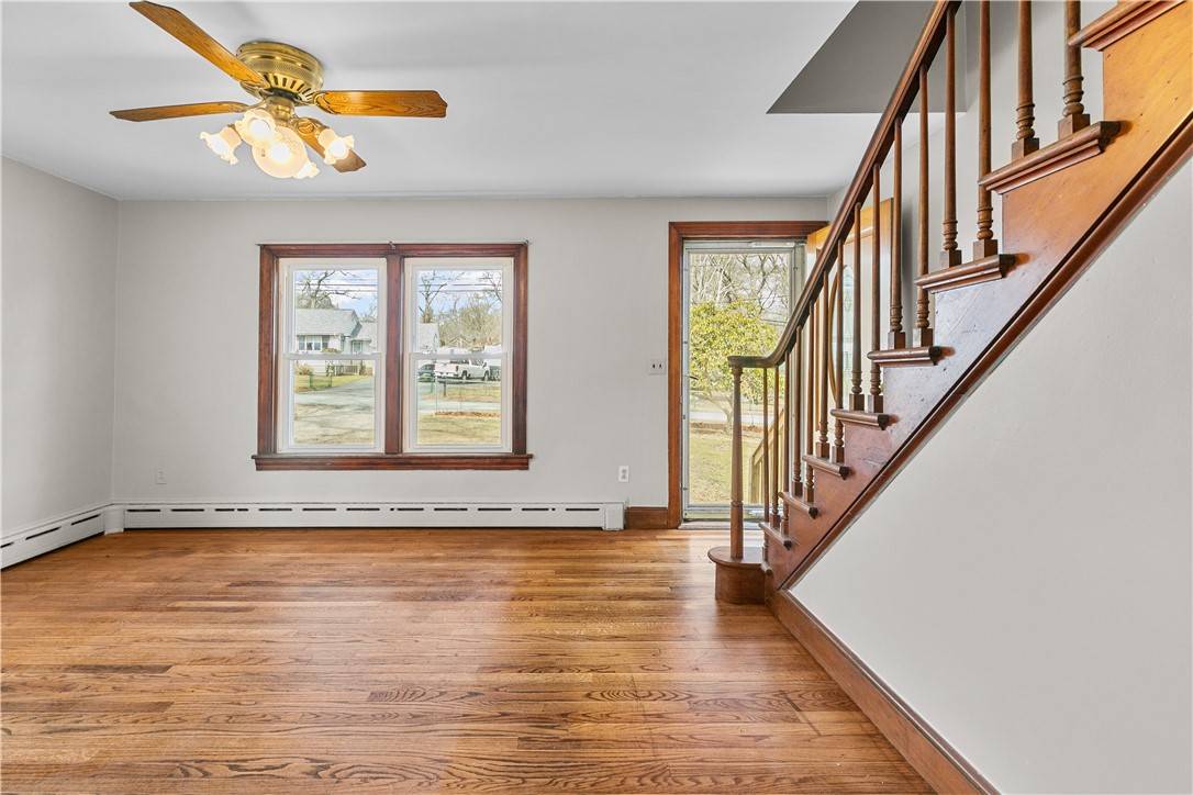 Tiverton, RI 02878,56 Wood AVE