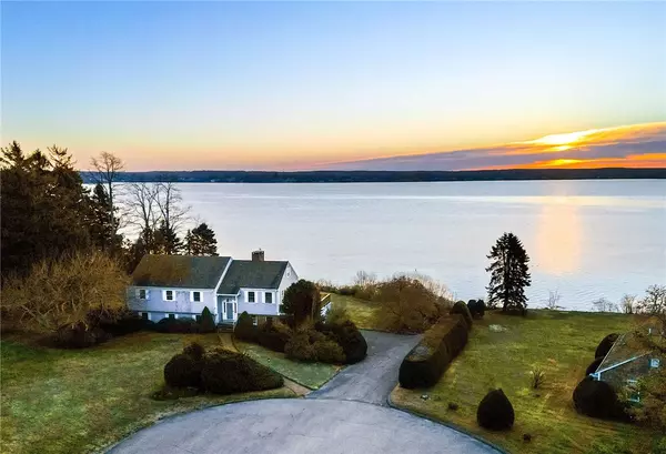 206 Immokolee DR, Portsmouth, RI 02871