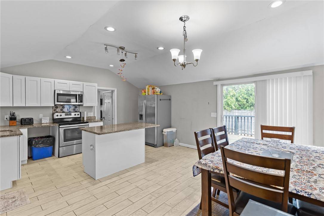 Glocester, RI 02814,41 Vernon DR
