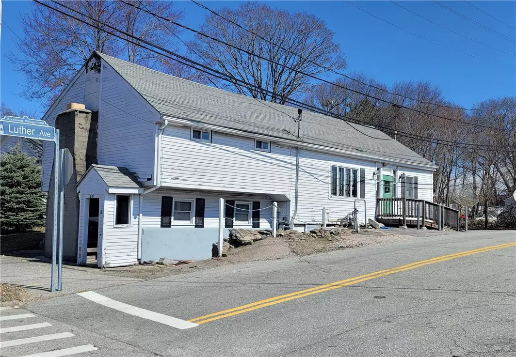 Warwick, RI 02886,1282 Greenwich AVE