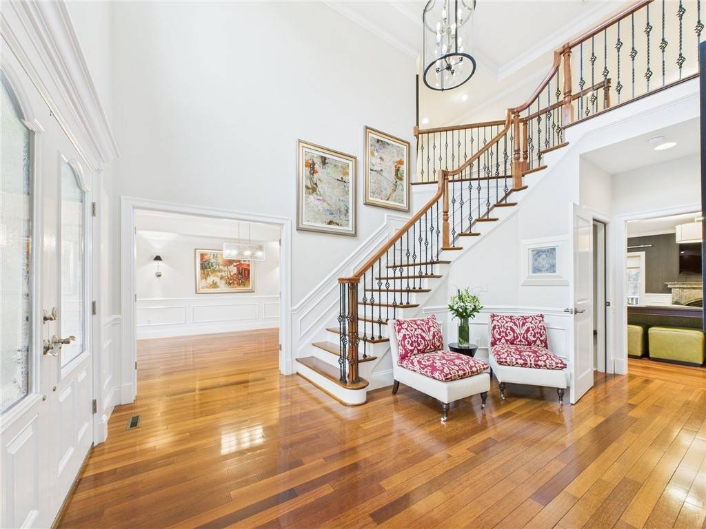 East Greenwich, RI 02818,20 Beechcrest RD