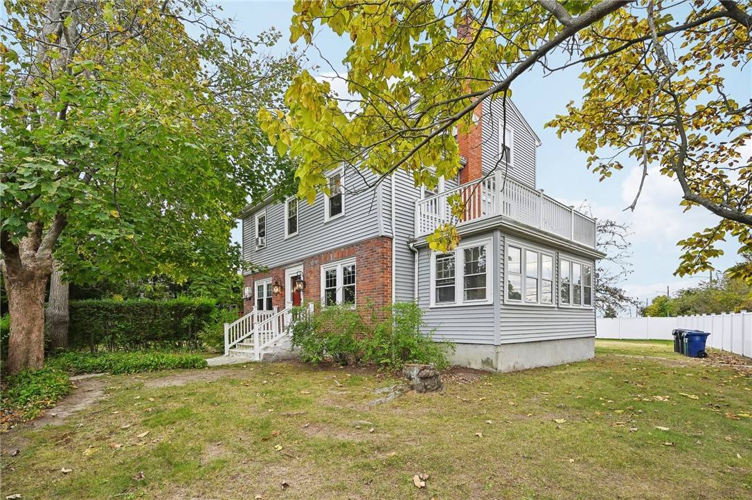 Warwick, RI 02889,90 Point AVE