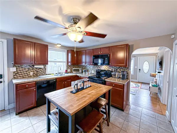 Pawtucket, RI 02861,81 Dawson ST