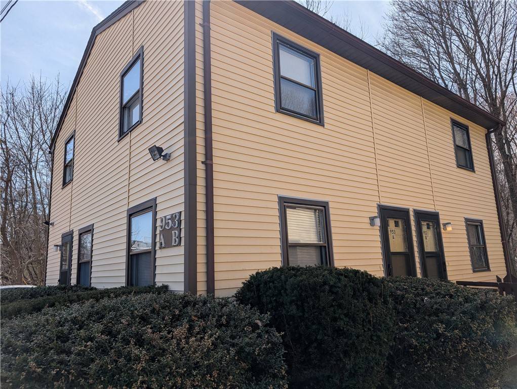 West Warwick, RI 02893,951 Main ST