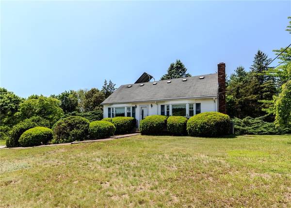 14 Meadow View DR, Smithfield, RI 02917