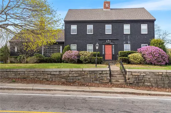 1 Sayles Hill RD, Lincoln, RI 02838