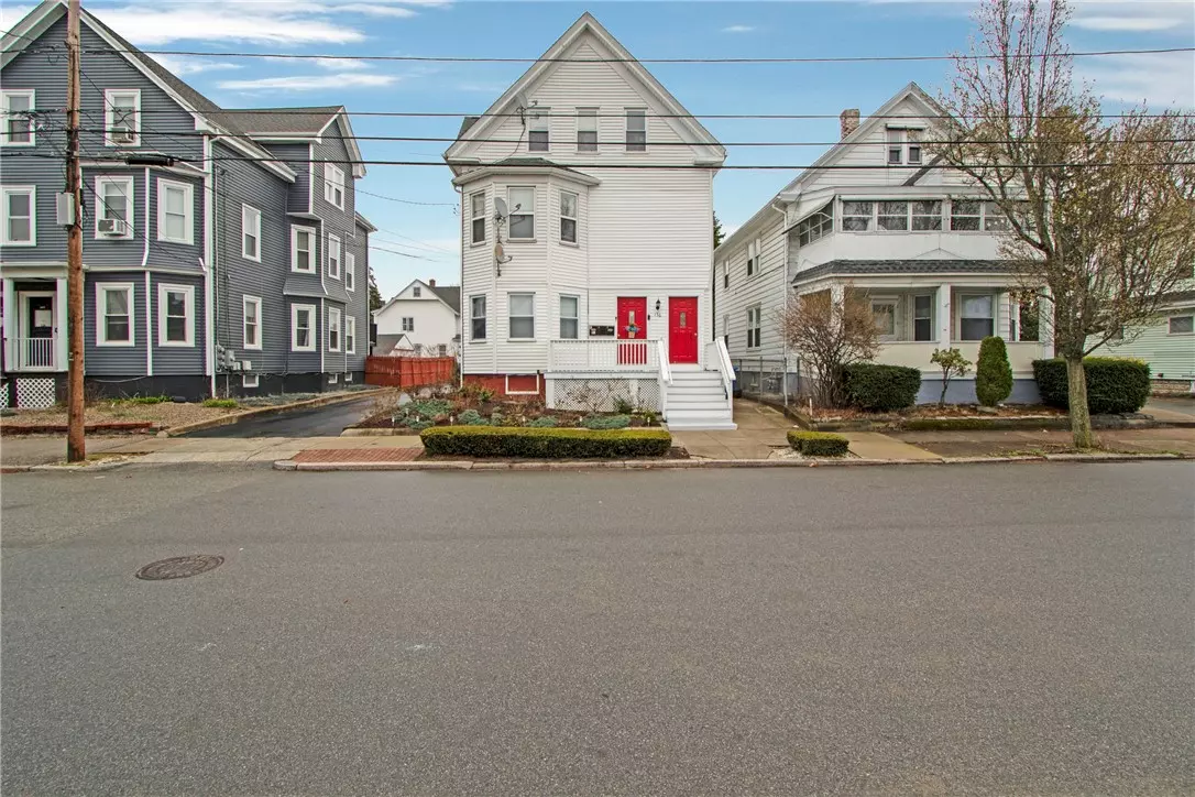 Cranston, RI 02910,136 Garden ST