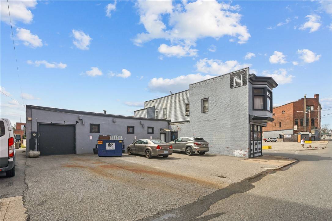 Pawtucket, RI 02860,26 Summer ST
