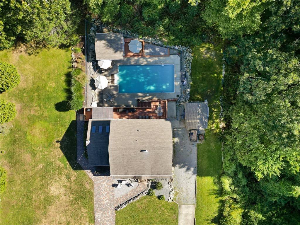 Cranston, RI 02921,66 Ridgewood RD
