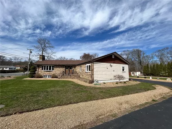 Tiverton, RI 02878,436 Crandall RD