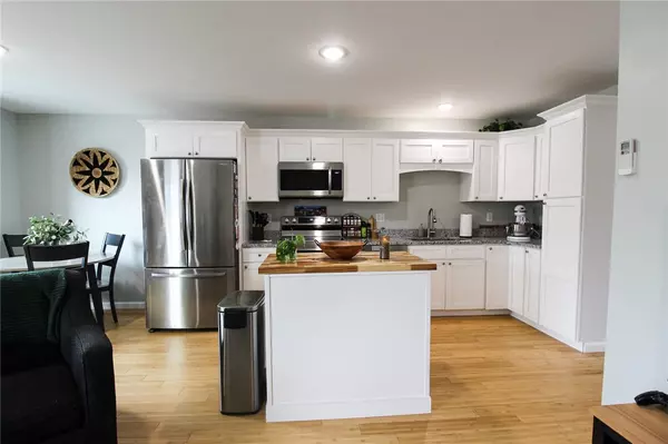 West Warwick, RI 02893,92 Ayda Rose AVE