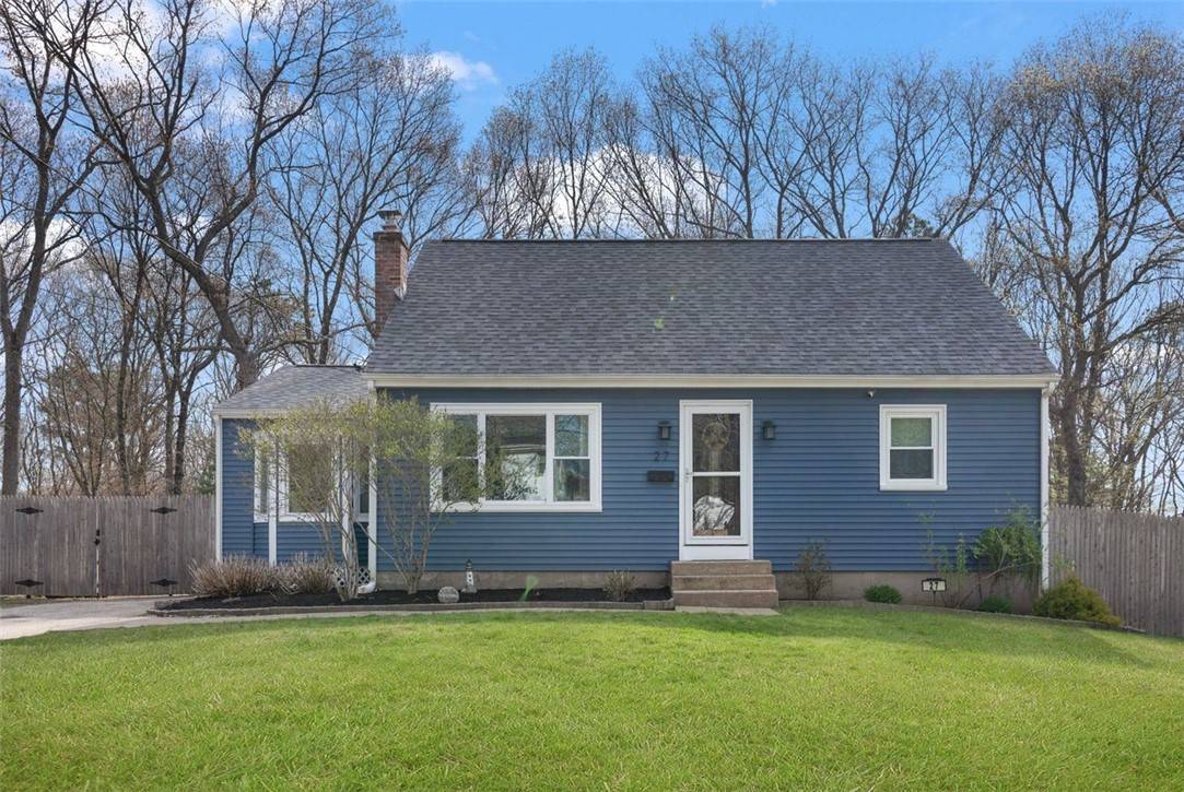 27 Cynthia DR, Coventry, RI 02816