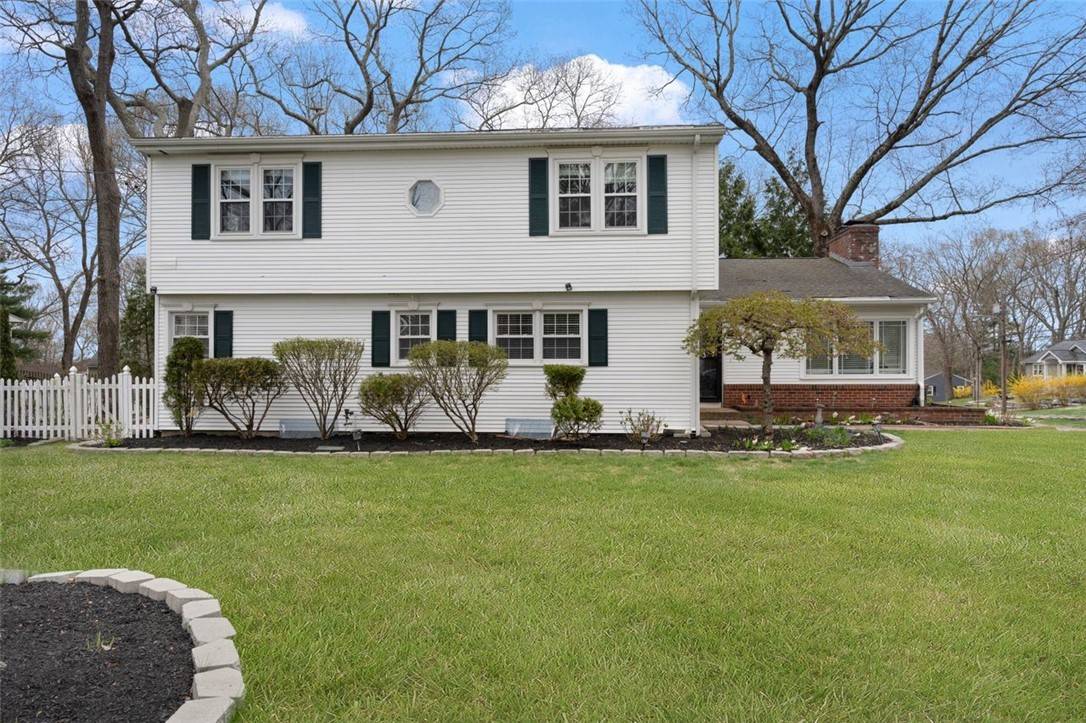 84 Hickory DR, East Greenwich, RI 02818