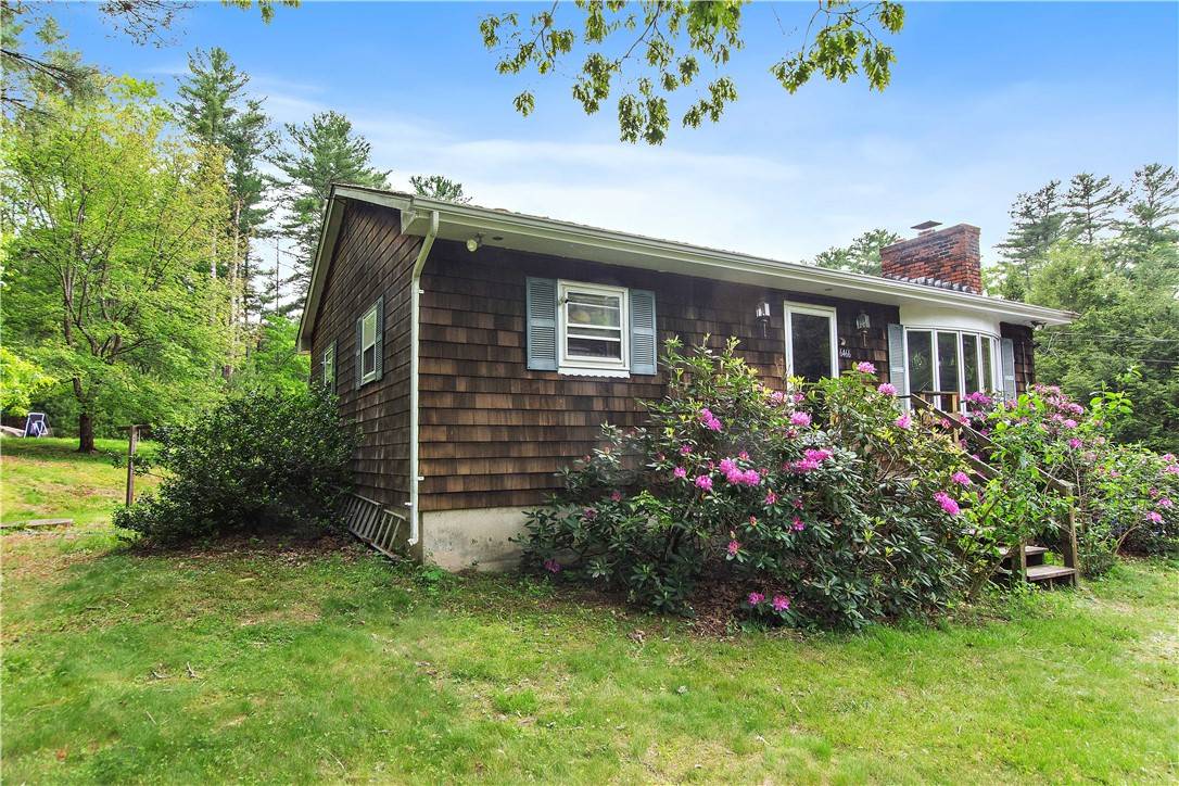 Coventry, RI 02827,6466 Flat River RD