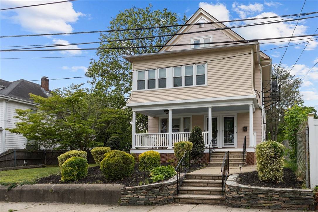 61 Grace ST, Cranston, RI 02910