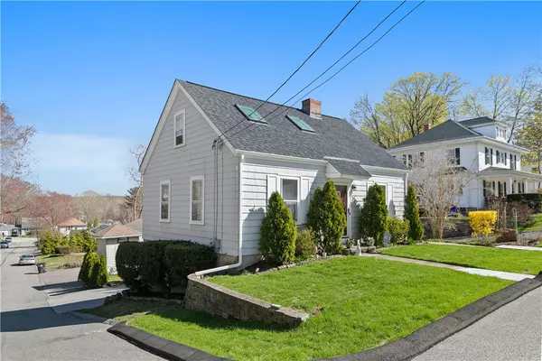 West Warwick, RI 02893,35 Sunset AVE