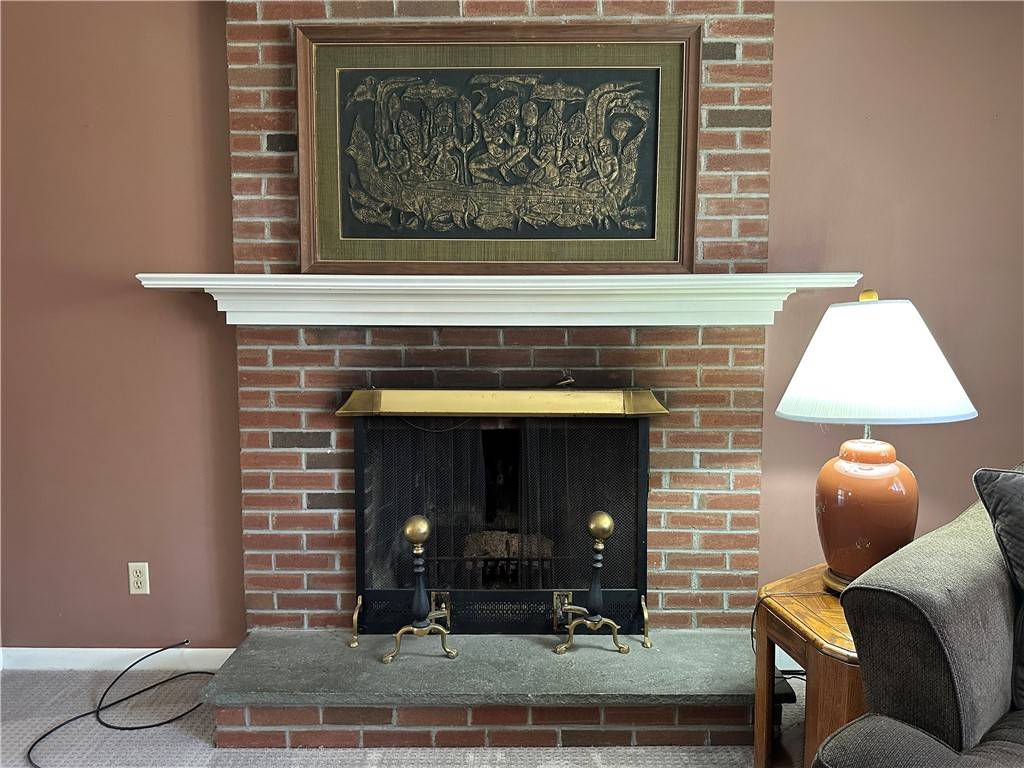 Coventry, RI 02816,1695 Harkney Hill RD