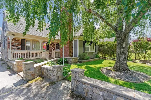 21 Foxhill AVE, Bristol, RI 02809