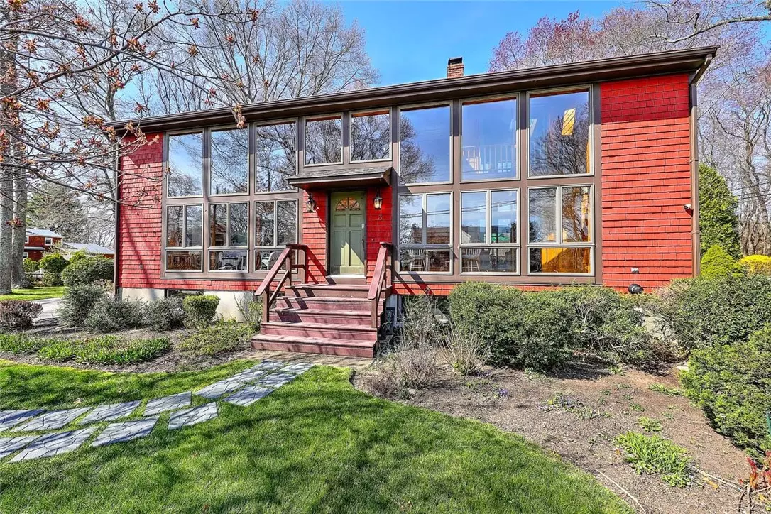 Warren, RI 02885,3 Katie DR