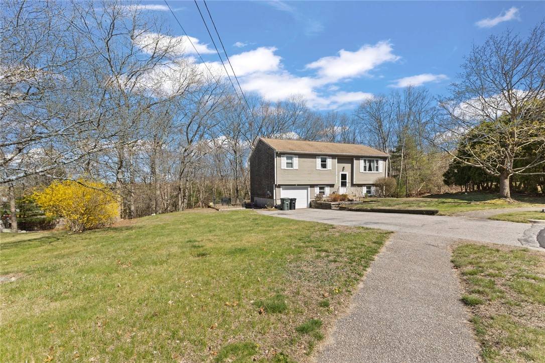 Coventry, RI 02816,16 Monroe DR