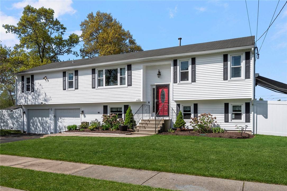 136 Wilde Field DR, Warwick, RI 02889