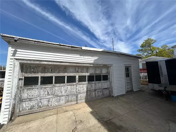 Providence, RI 02909,20 Magdalene ST