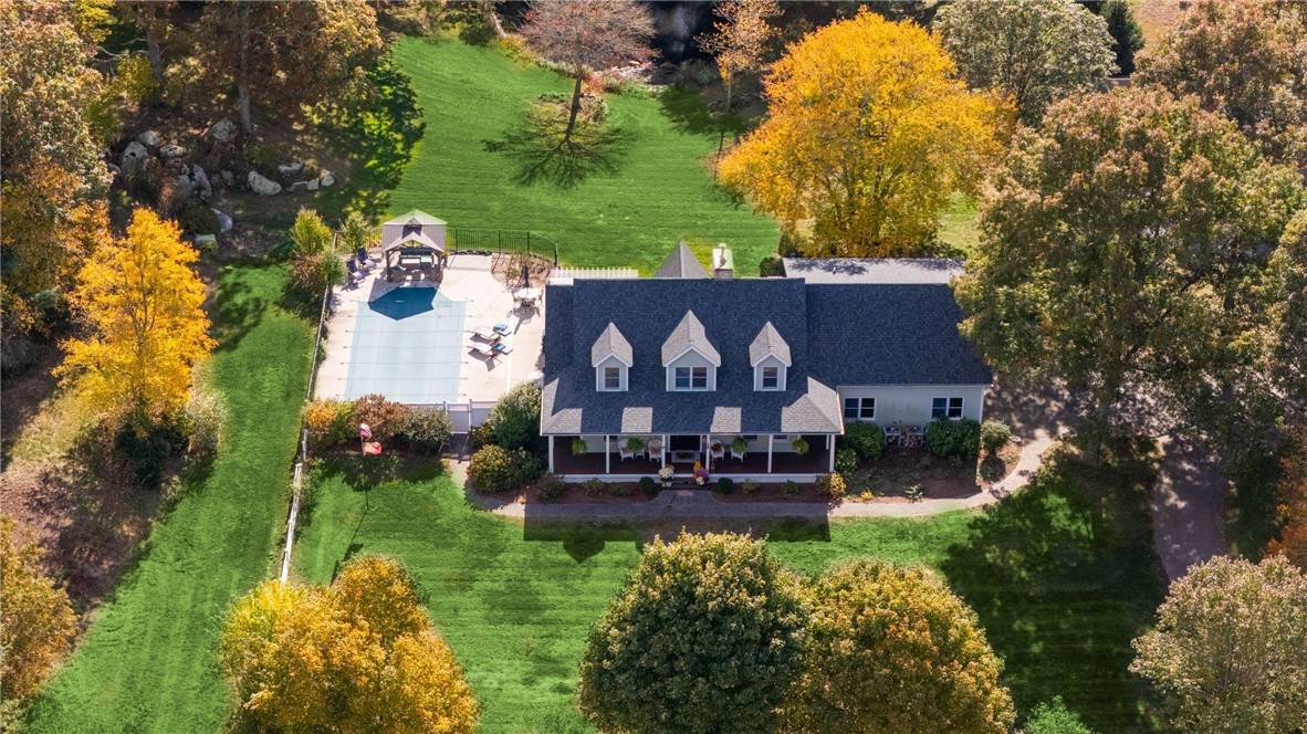 11 Pequot LN, Hopkinton, RI 02804