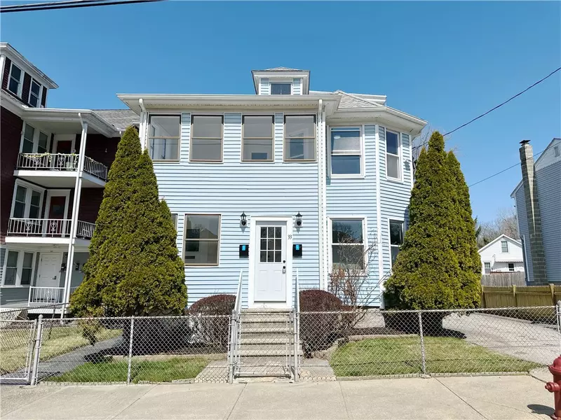 31 Fairlawn AVE, Woonsocket, RI 02895