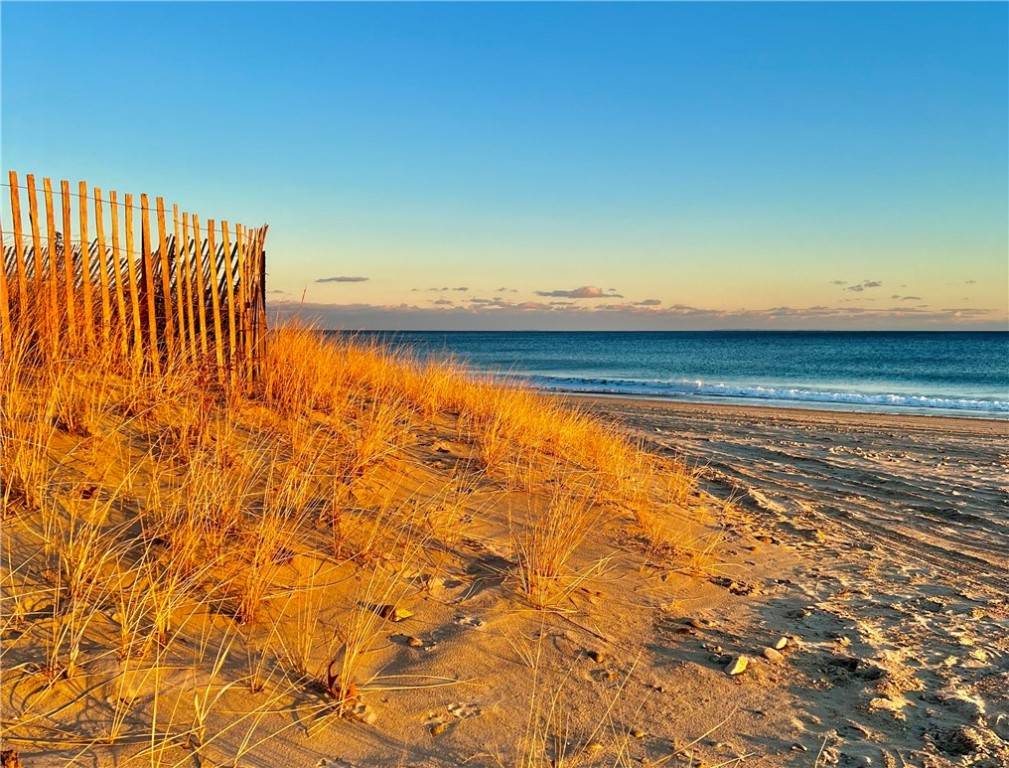 Westerly, RI 02891,24 Champlin DR