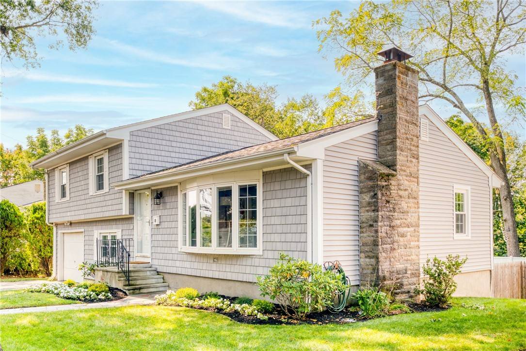 63 Elmcroft AVE, Providence, RI 02908