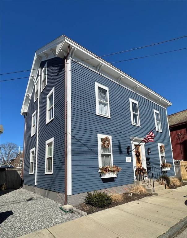 Newport, RI 02840,35 Elm ST #2