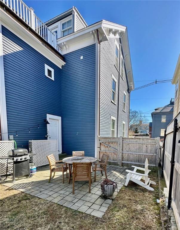 Newport, RI 02840,35 Elm ST #2