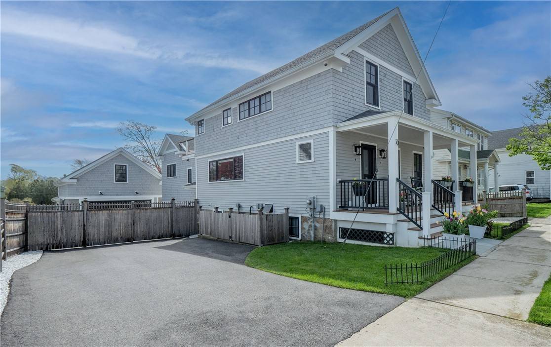 Newport, RI 02840,70 Roseneath AVE