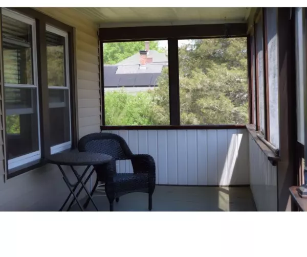 West Warwick, RI 02893,16 Arthur ST