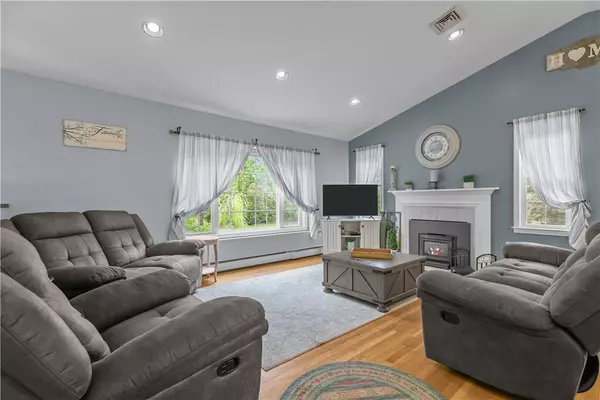 Portsmouth, RI 02871,26 Cherokee DR