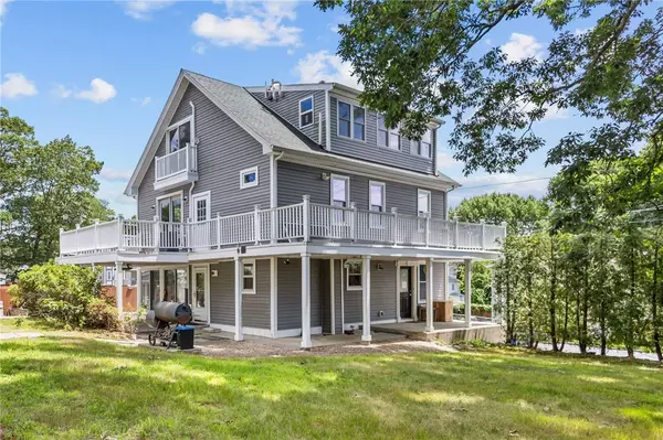 4 Sherwood AVE, North Providence, RI 02911