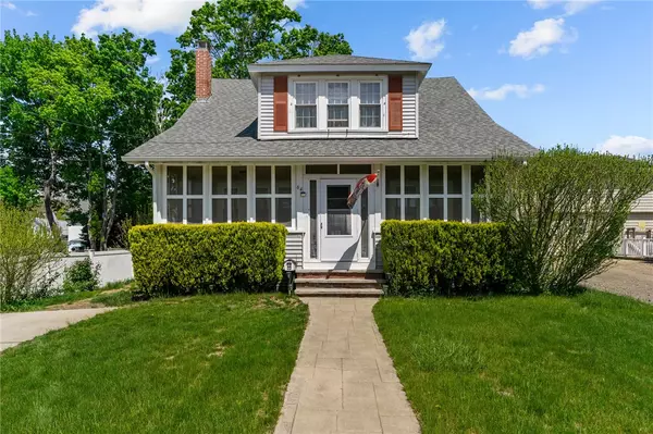 64 Dyer AVE,  East Providence,  RI 02915