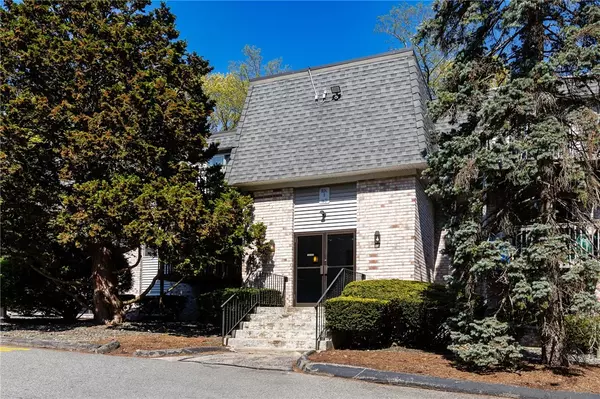 North Providence, RI 02904,1560 Douglas AVE #B19