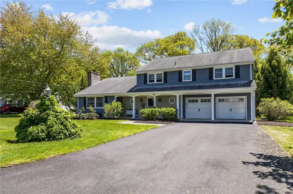 7 Sandra DR, Bristol, RI 02809