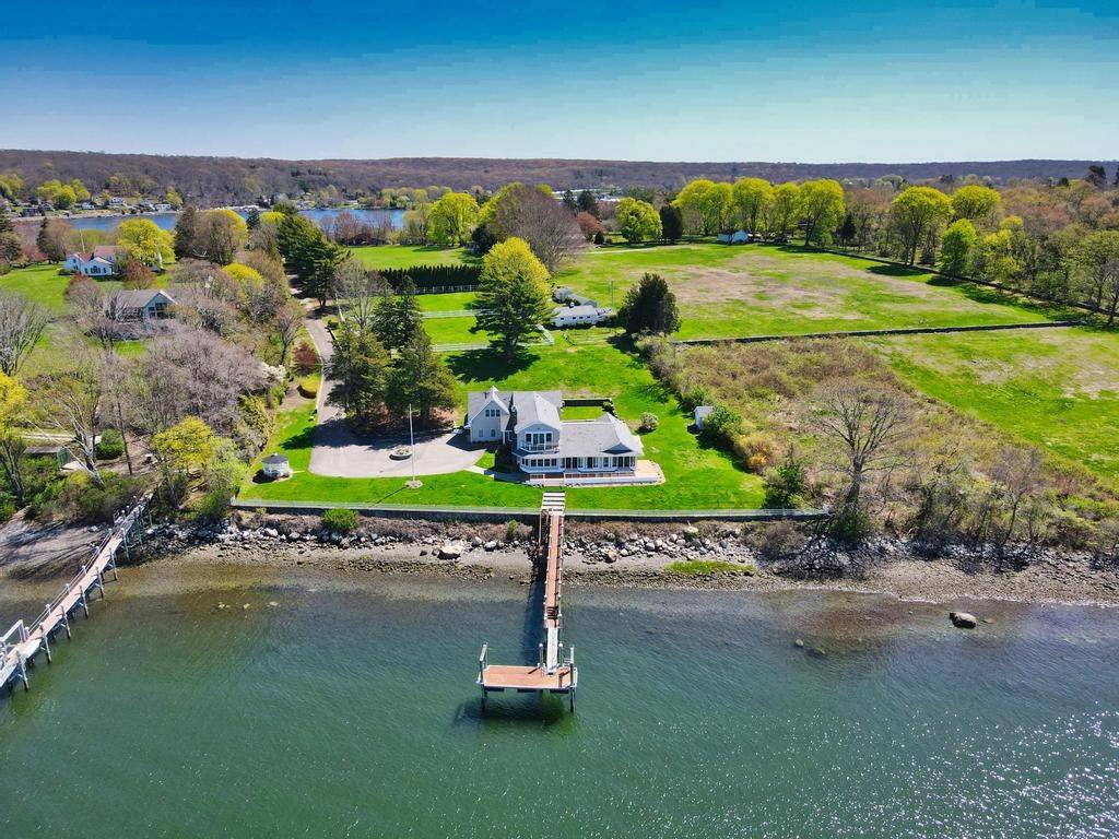 149 Nanaquaket RD, Tiverton, RI 02878