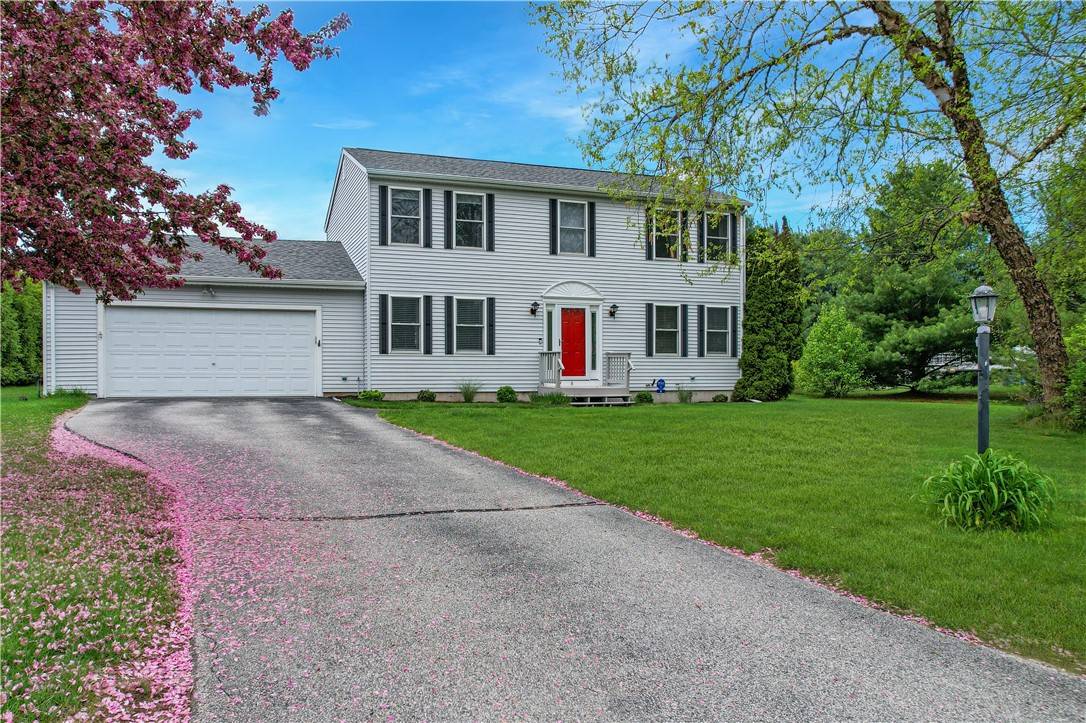 6 Laudone DR, Westerly, RI 02808