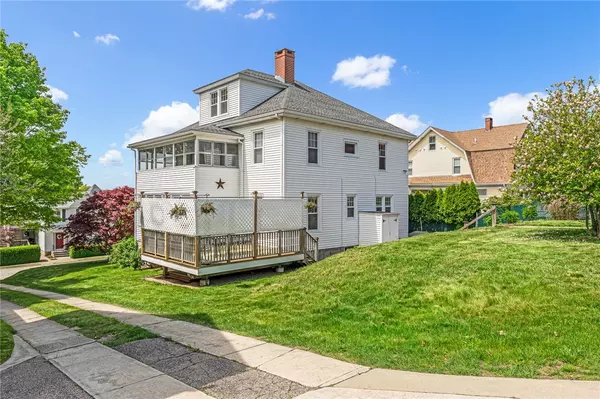 Westerly, RI 02891,39 Summer ST