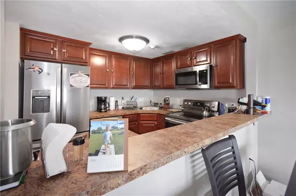 Bristol, RI 02809,272 North Farm DR