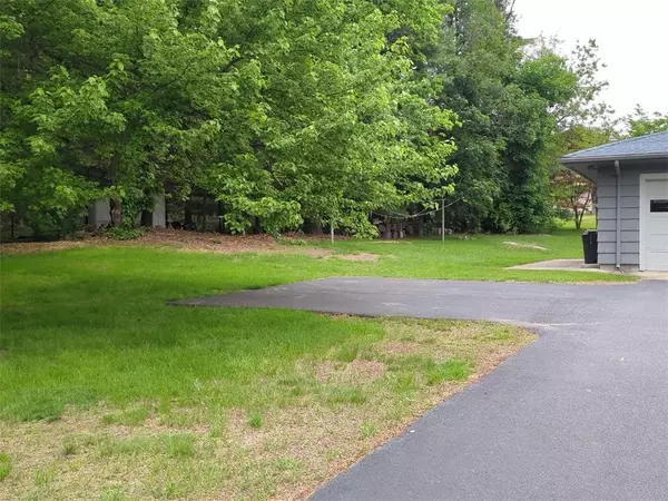 Lincoln, RI 02865,13 Ivy PL
