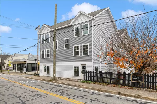 Warren, RI 02885,1 Nobert ST #1G